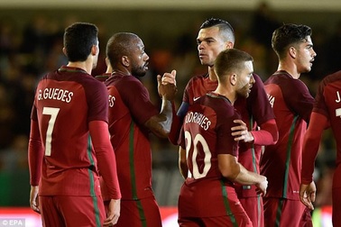 Không có C.Ronaldo, Bồ Đào Nha vẫn thắng đậm Saudi Arabia