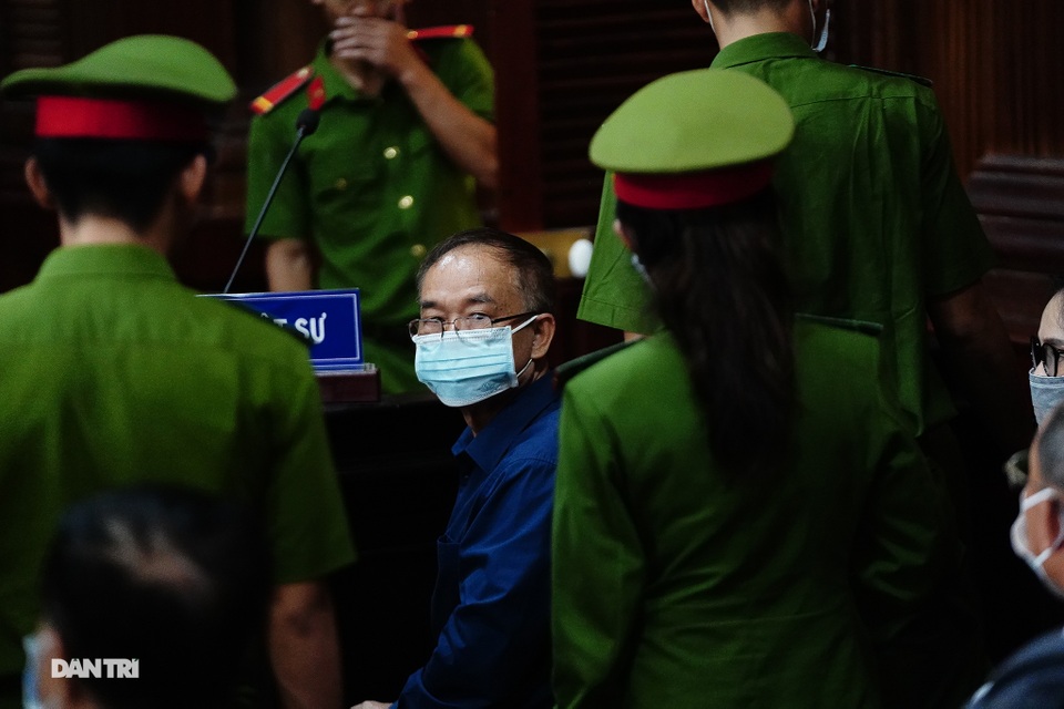 Toàn cảnh buổi đầu tiên xét xử ông Nguyễn Thành Tài và đồng phạm - 10 Toàn cảnh buổi đầu tiên xét xử ông Nguyễn Thành Tài và đồng phạm - 10