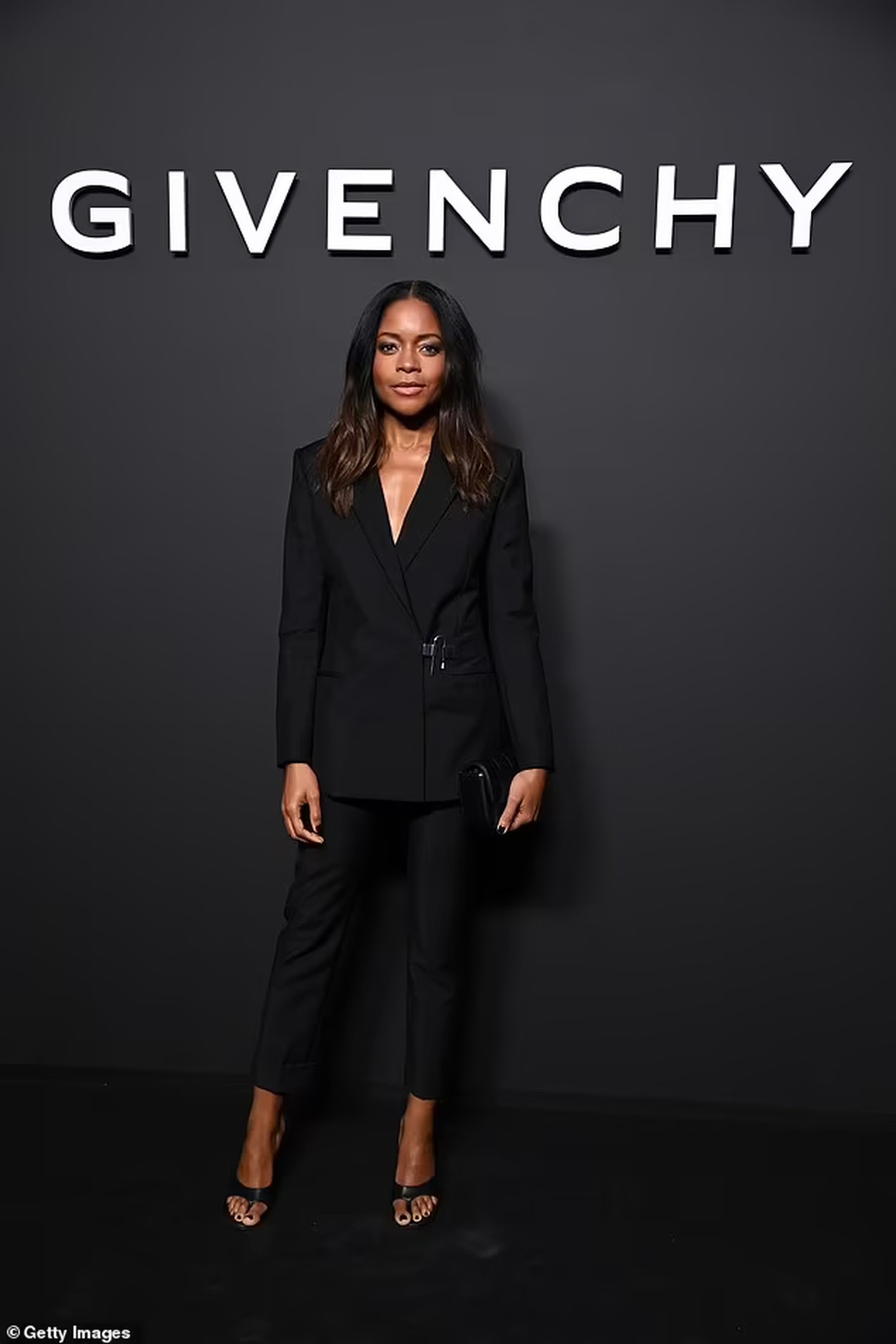 Hoa hậu Hoàn vũ Olivia Culpo mặc váy bốc lửa đọ dáng dàn sao tại Paris - 5 Hoa hậu Hoàn vũ Olivia Culpo mặc váy bốc lửa đọ dáng dàn sao tại Paris - 5