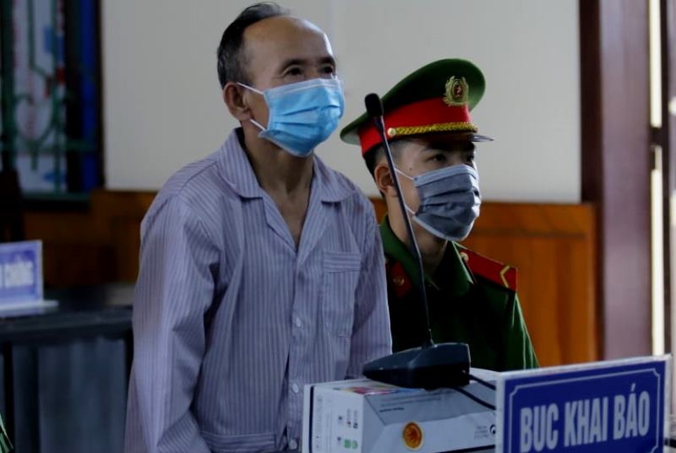 Dùng búa truy sát con dâu đang mang bầu và 2 cháu nội - 1 Dùng búa truy sát con dâu đang mang bầu và 2 cháu nội - 1