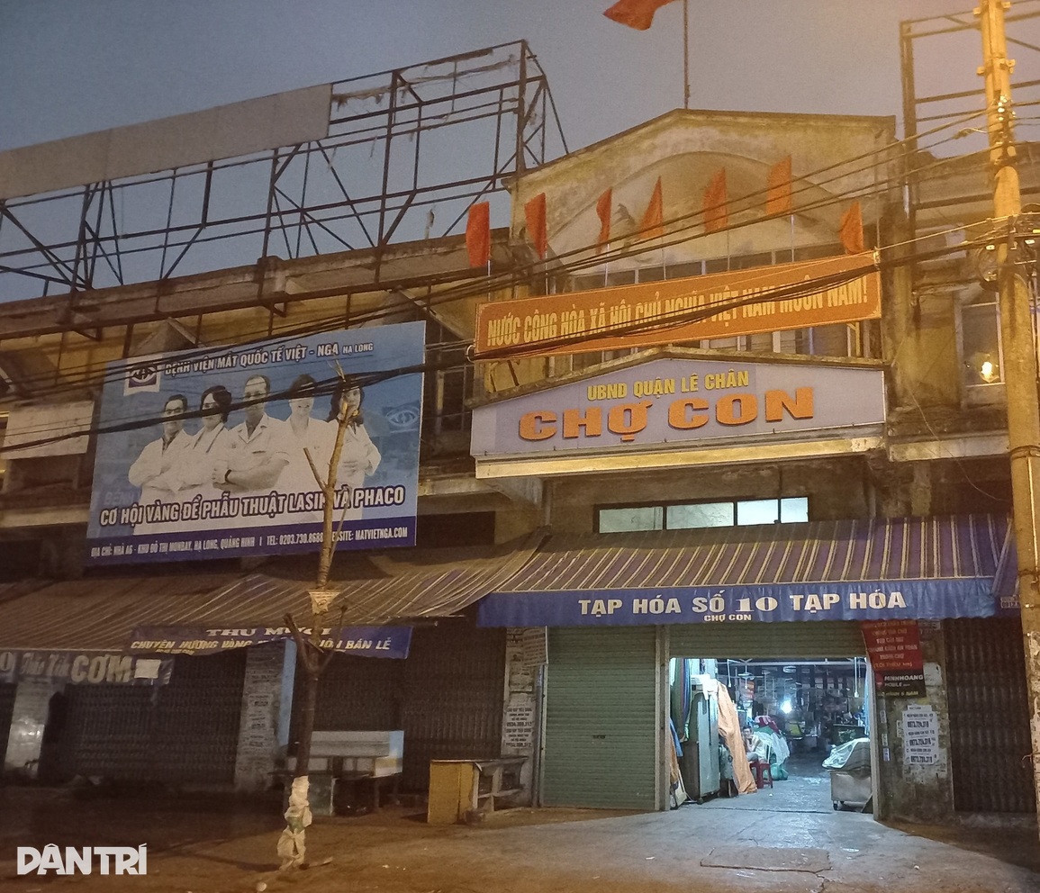 Trăn nuôi lén trong khu dân cư xổng chuồng, phường tá hỏa truy bắt - 1