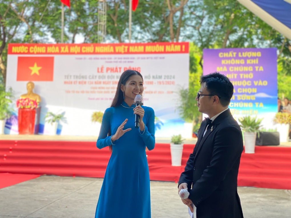 Hoa hậu Nguyễn Thanh Hà hưởng ứng chiến dịch Tết trồng cây - 1 Hoa hậu Nguyễn Thanh Hà hưởng ứng chiến dịch Tết trồng cây - 1