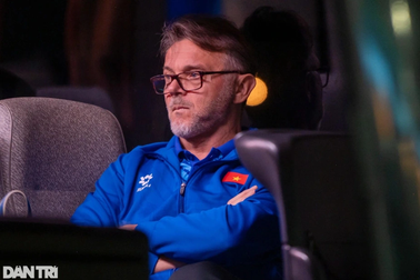 Độc giả: Dù thắng Indonesia, HLV Troussier vẫn nên từ chức