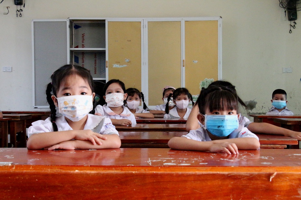 Hà Tĩnh: Học sinh háo hức trong buổi học trực tiếp đầu tiên - 10 Hà Tĩnh: Học sinh háo hức trong buổi học trực tiếp đầu tiên - 10