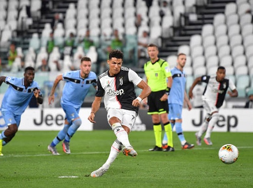 C.Ronaldo tỏa sáng rực rỡ, Juventus tiến rất gần tới chức vô địch Serie A - 2 C.Ronaldo tỏa sáng rực rỡ, Juventus tiến rất gần tới chức vô địch Serie A - 2