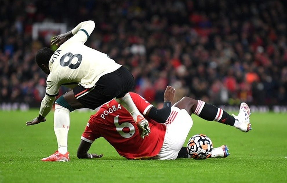 Man Utd có thể hưởng lợi nhờ Paul Pogba nhận thẻ đỏ - 1 Man Utd có thể hưởng lợi nhờ Paul Pogba nhận thẻ đỏ - 1
