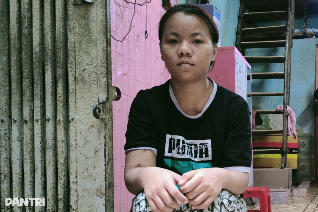 Cô bé số khổ, mẹ bỏ rơi từ nhỏ, một mình chống chọi với bệnh tật - 1 Cô bé số khổ, mẹ bỏ rơi từ nhỏ, một mình chống chọi với bệnh tật - 1