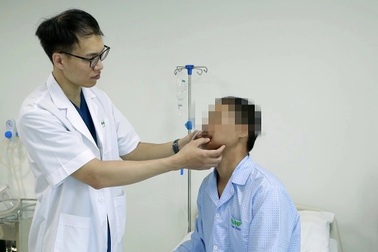 Mâu thuẫn gia đình, người đàn ông bị cắn đứt nửa môi trên