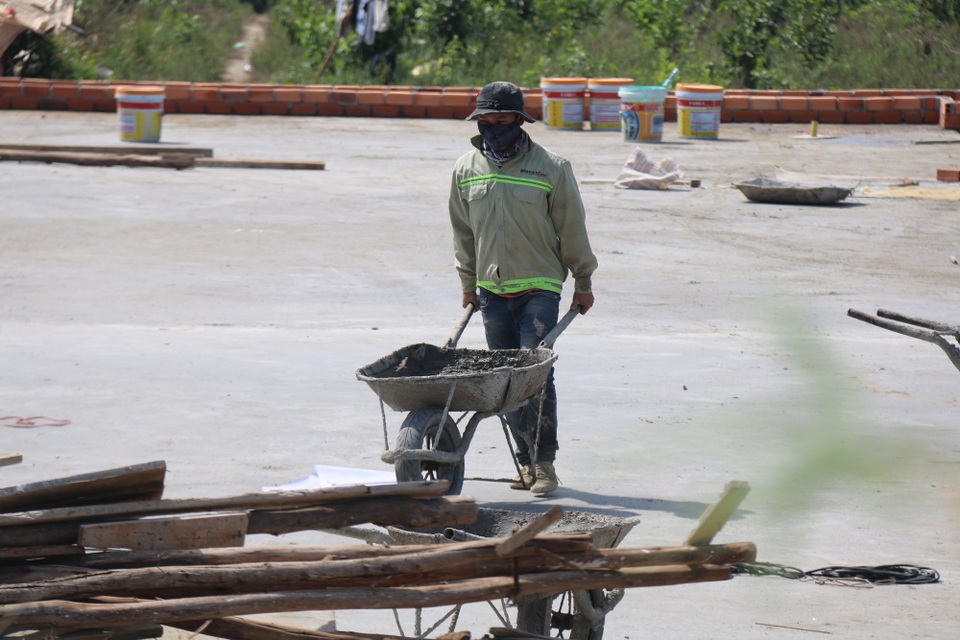 Gấp rút hoàn thiện phòng học Dân trí tại “khu dân cư 8 không” - 8