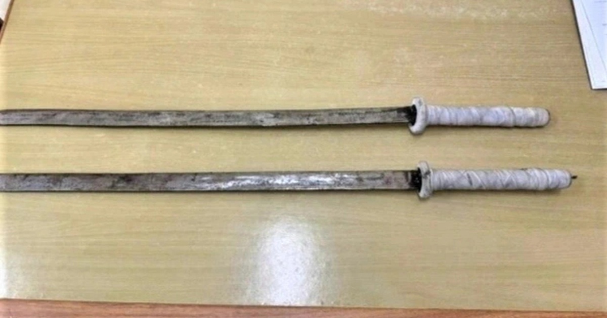 Bốn học sinh rủ nhau cướp xe máy của đôi tình nhân