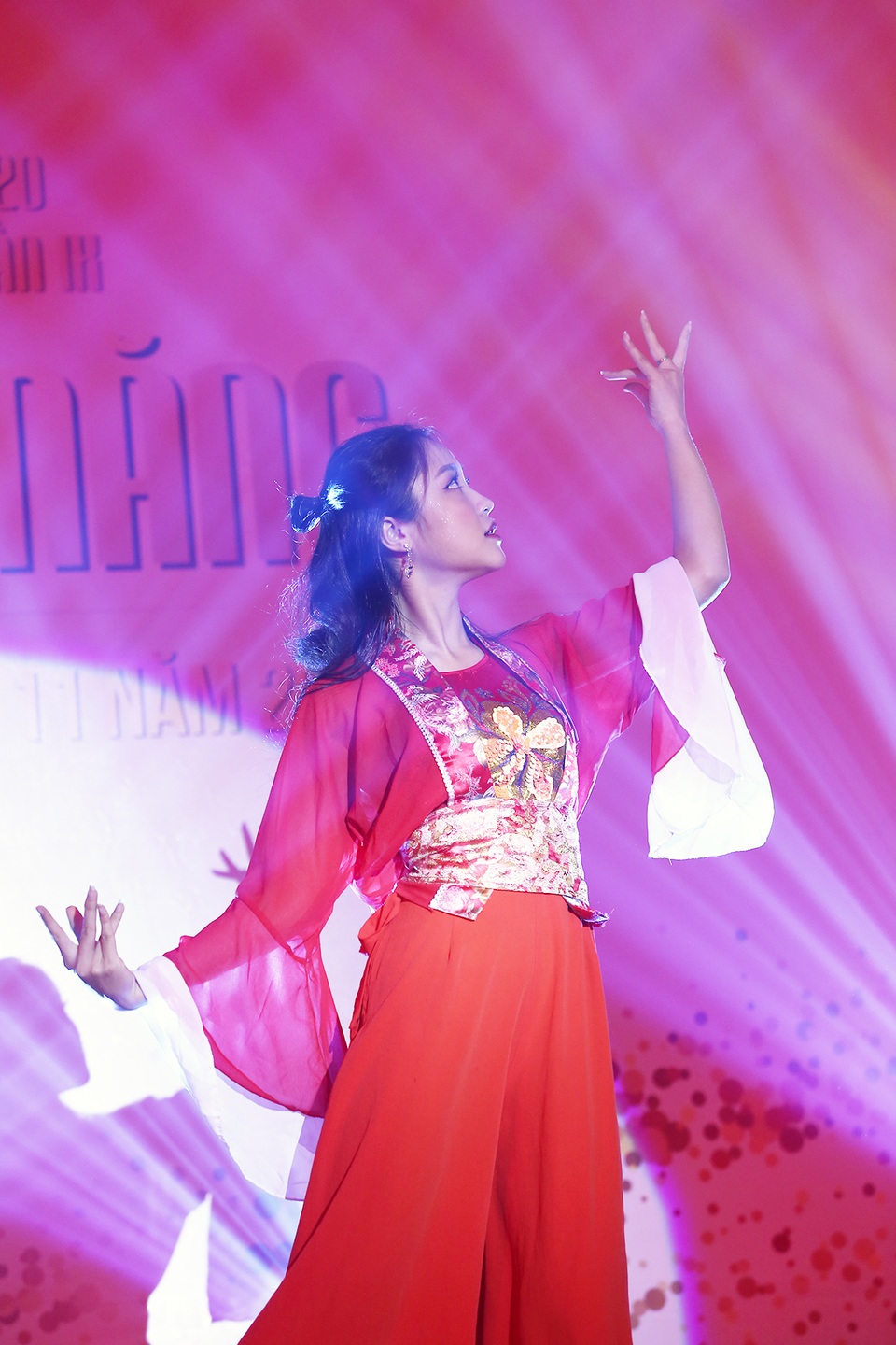 Thí sinh Tài sắc Phương Đông bùng cháy trong đêm tài năng - 4 Thí sinh Tài sắc Phương Đông bùng cháy trong đêm tài năng - 4