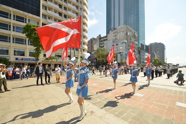 Những màn diễn quân nhạc của cảnh sát quốc tế trên đường phố Sài Gòn