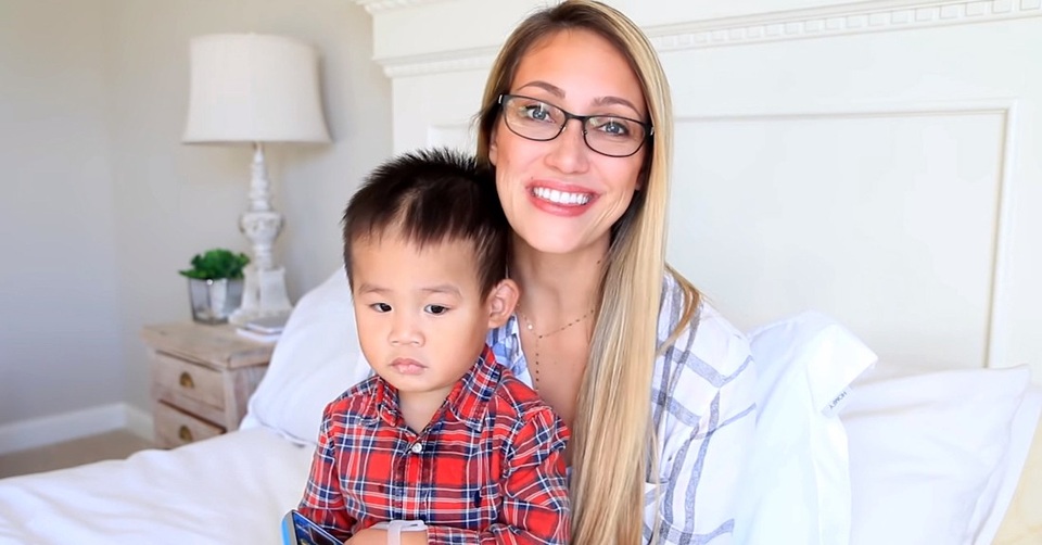 Youtuber nổi tiếng gây phẫn nộ vì lợi dụng trẻ bị tự kỷ để “câu view” - 1 Youtuber nổi tiếng gây phẫn nộ vì lợi dụng trẻ bị tự kỷ để “câu view” - 1
