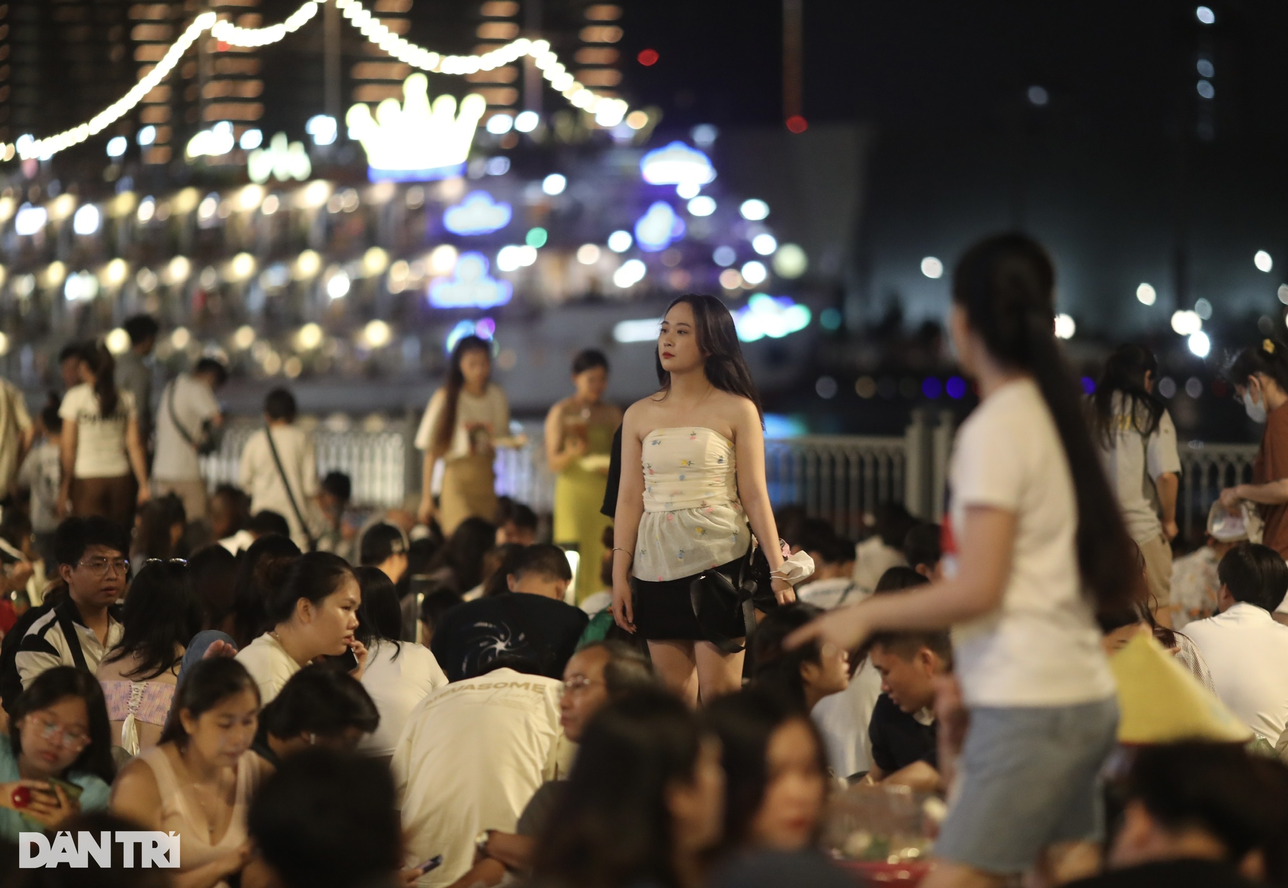 Tết Dương lịch: Đổ xô đi công viên view triệu đô, xếp hàng cà phê bến tàu - 9 Tết Dương lịch: Đổ xô đi công viên view triệu đô, xếp hàng cà phê bến tàu - 9