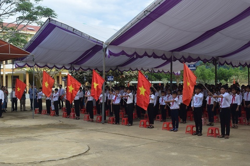 Quảng Bình: Chỉ lớp đầu cấp và đại diện các cấp học khác dự lễ khai giảng - 1