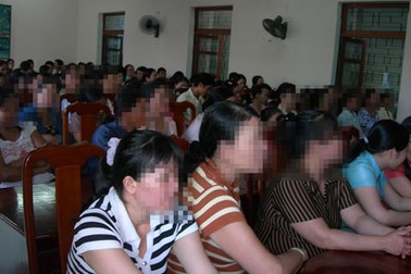 Buổi gặp gỡ hiếm hoi của những người vợ bị bạo hành