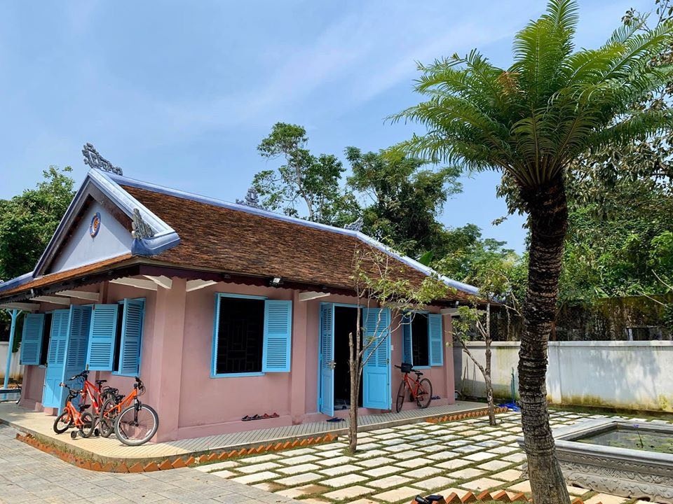 Bất ngờ với căn nhà cổ trăm tuổi đẹp hiếm có của cặp vợ chồng người Huế - 2 Bất ngờ với căn nhà cổ trăm tuổi đẹp hiếm có của cặp vợ chồng người Huế - 2