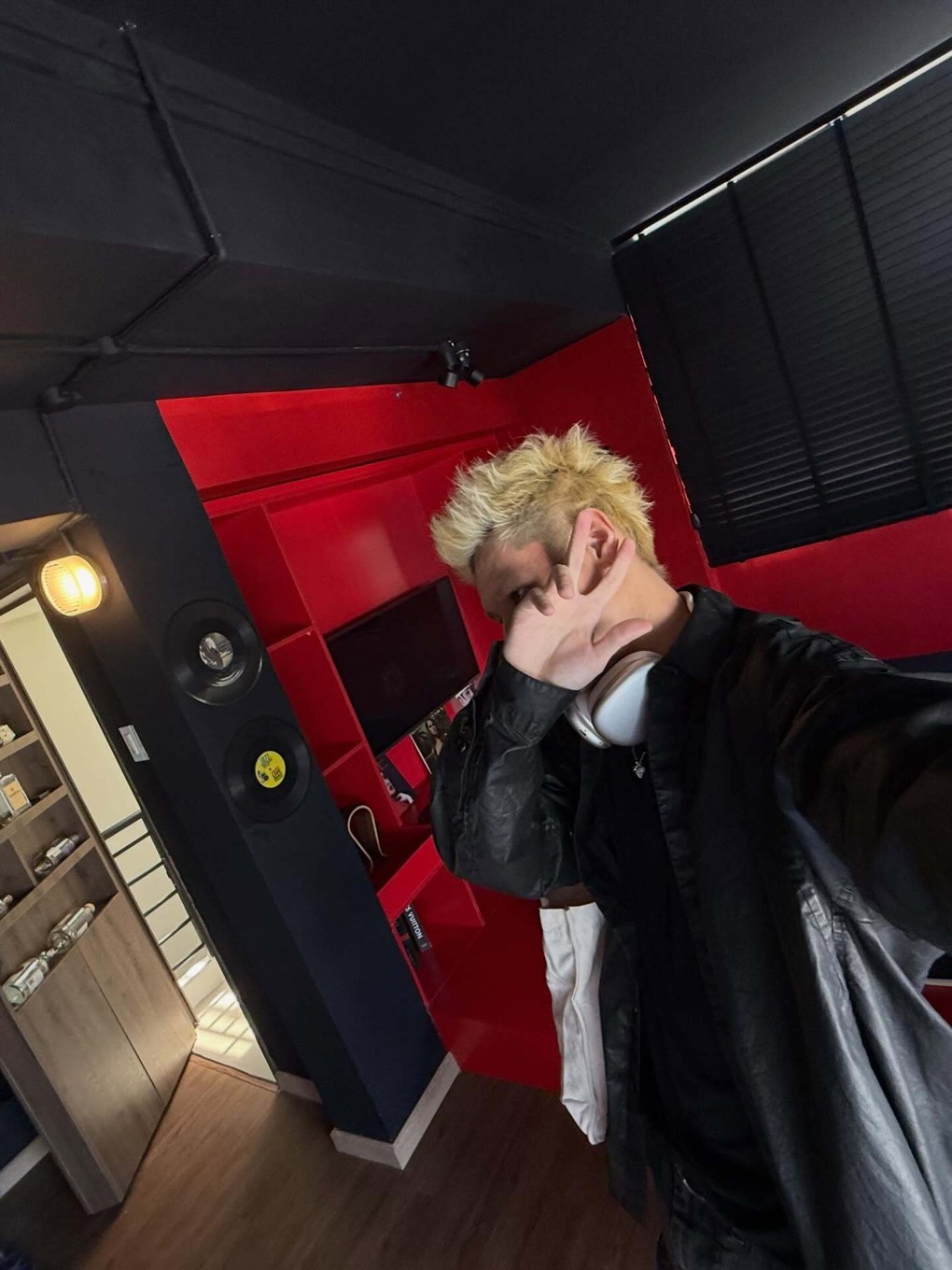 Rapper MCK bị mời làm việc sau phản ánh album có ngôn từ thô tục - 2
