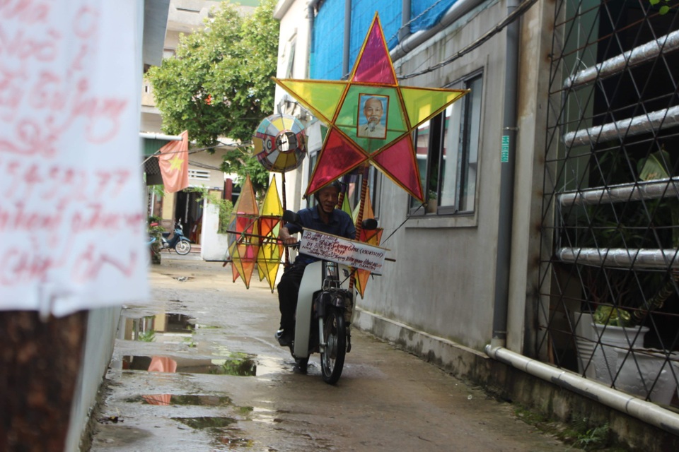 Người thợ làm đèn lồng hiếm hoi trên đất Thành Sen - 13 Người thợ làm đèn lồng hiếm hoi trên đất Thành Sen - 13