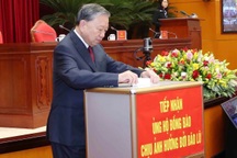 Tổng Bí thư Tô Lâm và các lãnh đạo ủng hộ đồng bào vùng bão lũ