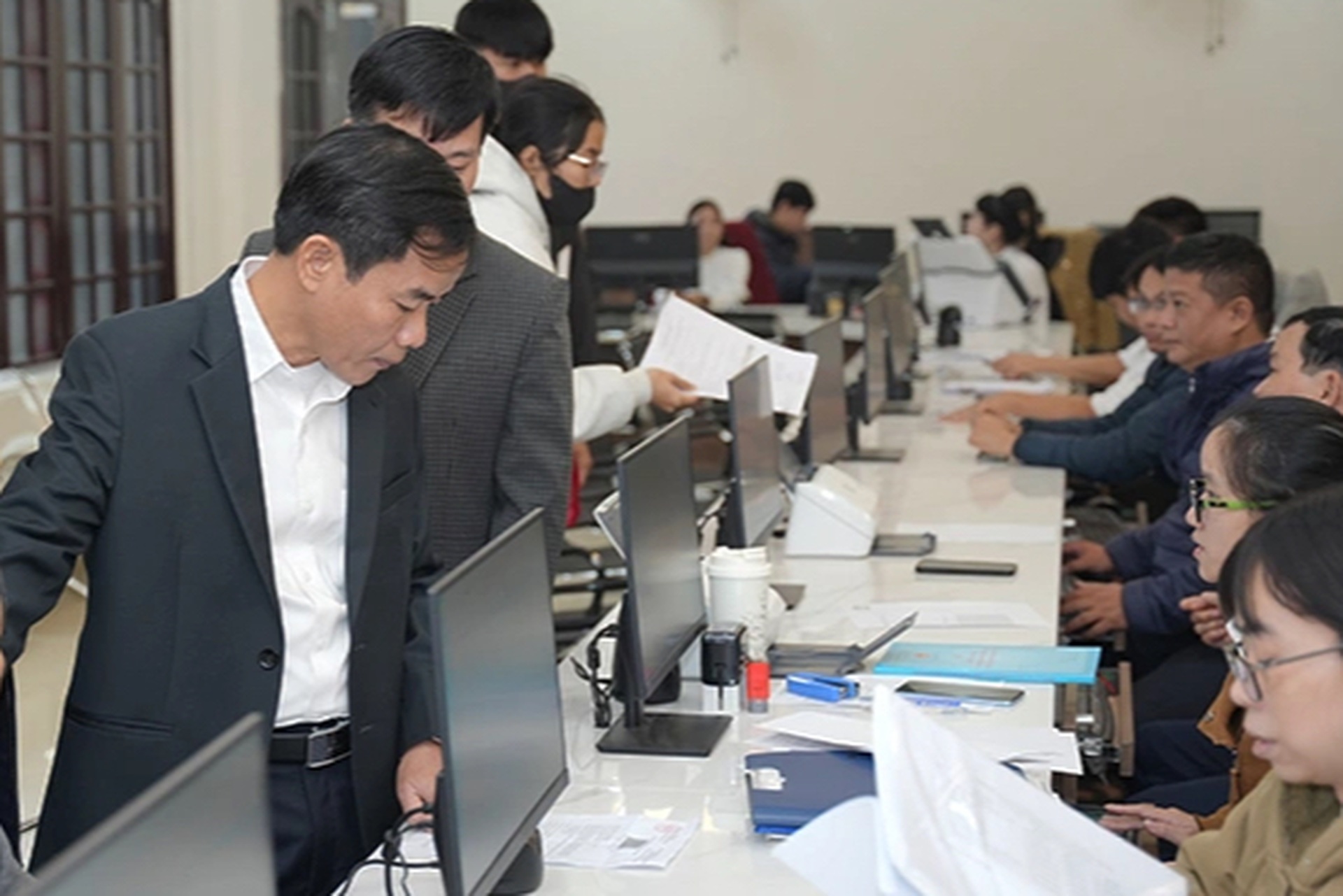 Từ cán bộ nghị quyết đến cán bộ thực chiến - 6 Từ cán bộ nghị quyết đến cán bộ thực chiến - 6