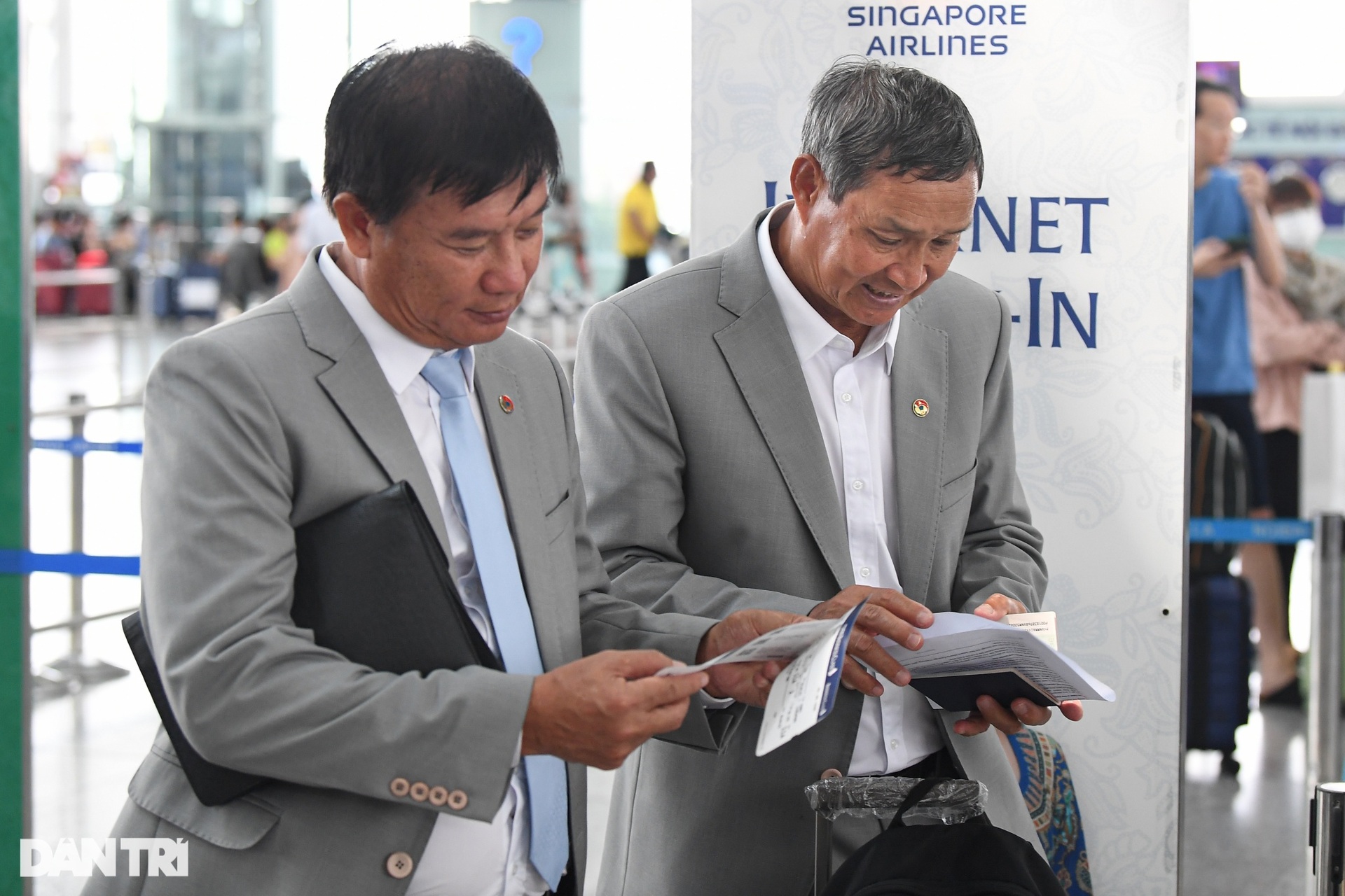 Huỳnh Như, Thanh Nhã cùng đồng đội rạng rỡ lên đường dự World Cup - 11 Huỳnh Như, Thanh Nhã cùng đồng đội rạng rỡ lên đường dự World Cup - 11