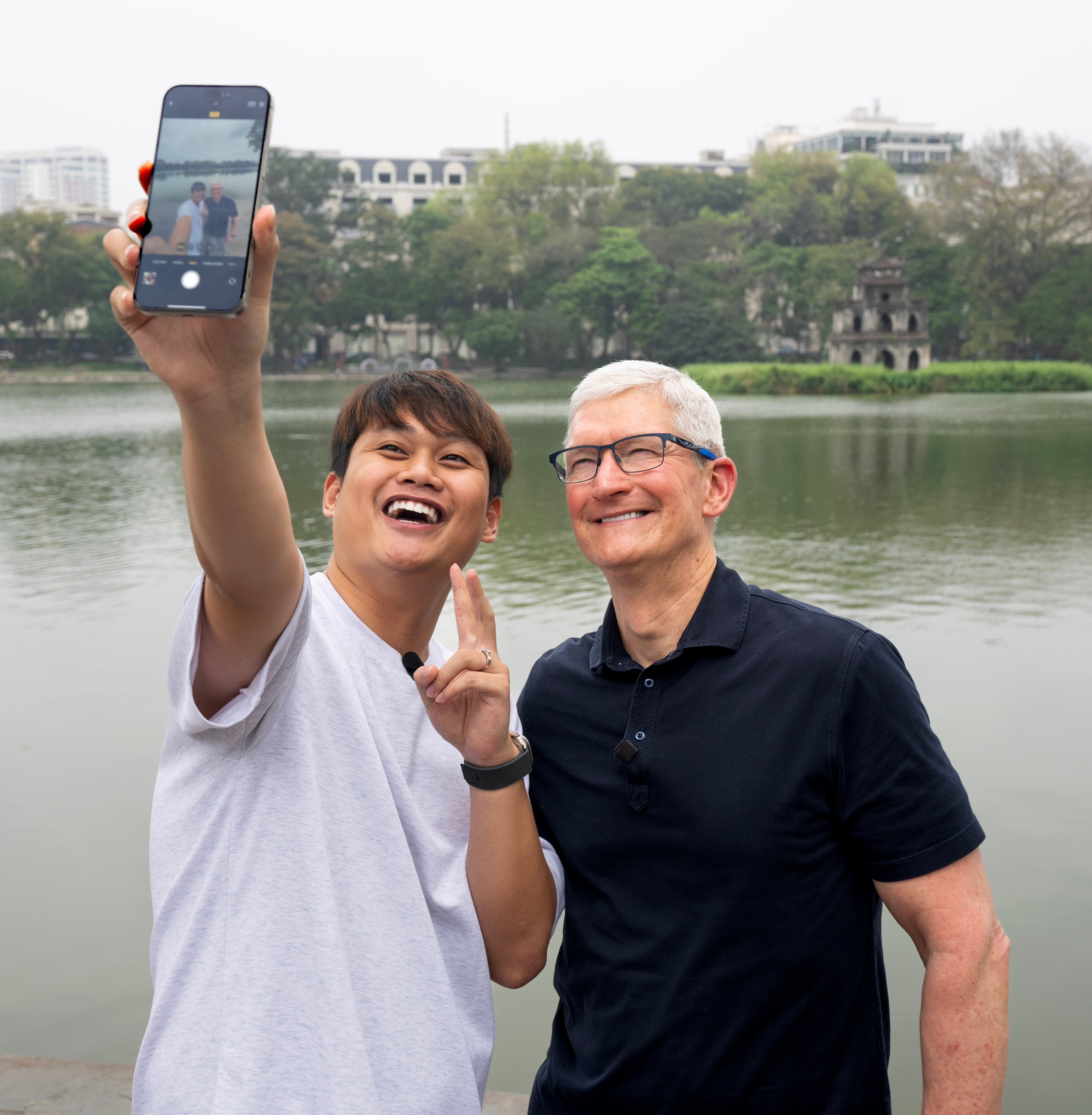 Chân dung 4 người trẻ Việt gặp gỡ, trò chuyện với Tim Cook tại Hà Nội - 4