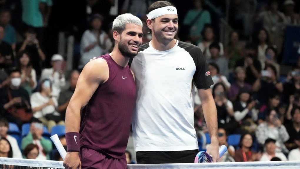 Đánh bại Djokovic, Sinner gặp Alcaraz ở chung kết Six Kings Slam - 2 Đánh bại Djokovic, Sinner gặp Alcaraz ở chung kết Six Kings Slam - 2