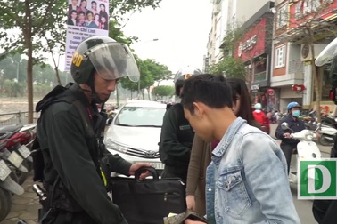 CSCĐ Hà Nội tuần tra ban ngày chống vi phạm giao thông, hình sự