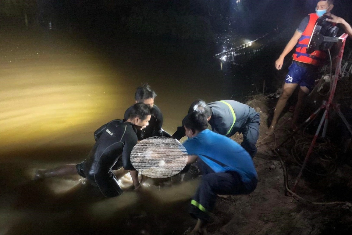 Tắm ao sau khi nhậu, người đàn ông đuối nước tử vong - 1 Tắm ao sau khi nhậu, người đàn ông đuối nước tử vong - 1