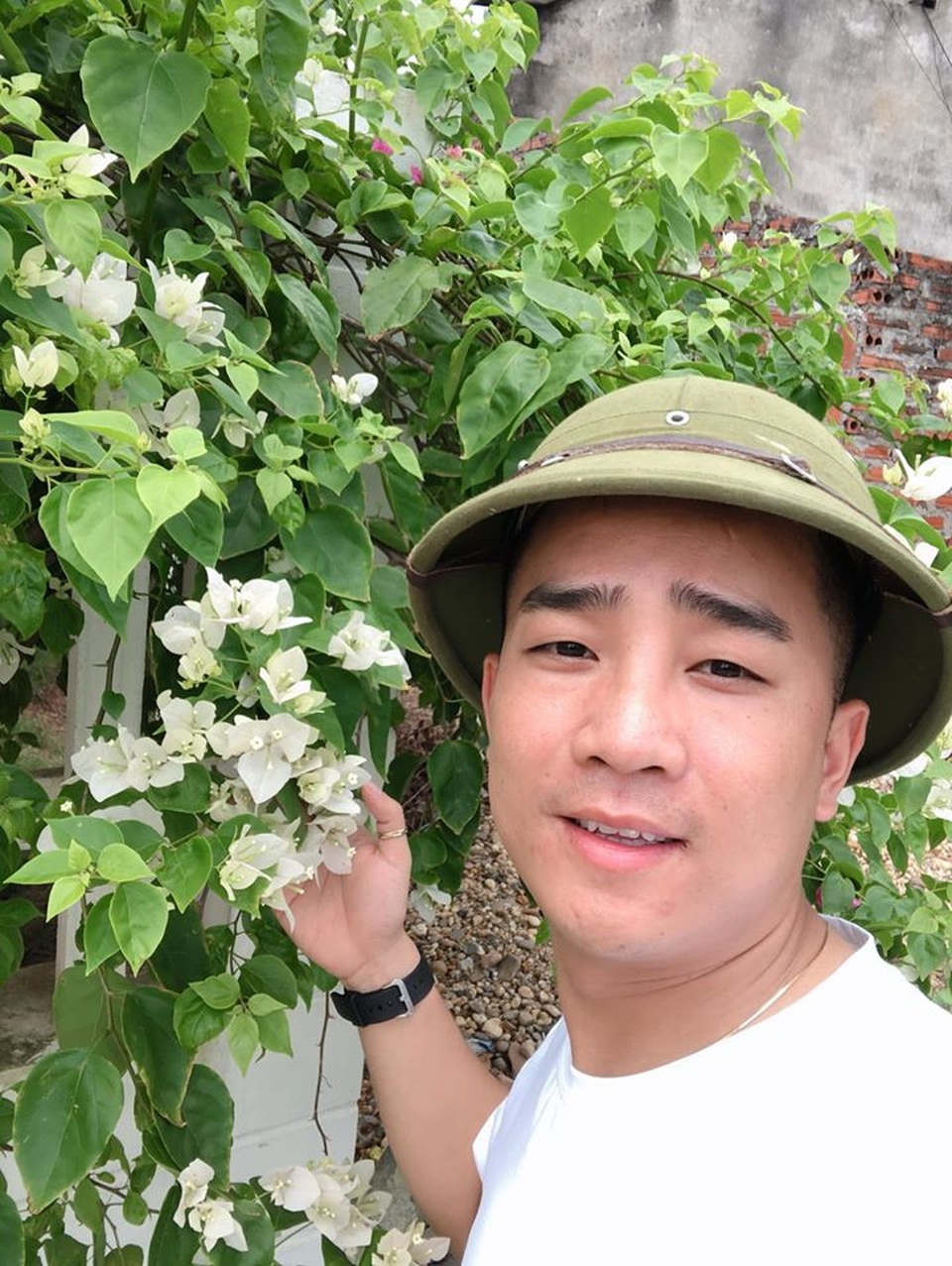 Mê mẩn khu vườn ngập tràn hoa lá của Khánh Thi, Duy Nam, Mai Ngọc - 7 Mê mẩn khu vườn ngập tràn hoa lá của Khánh Thi, Duy Nam, Mai Ngọc - 7