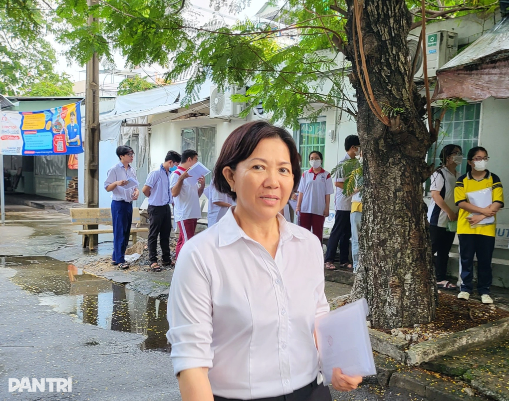 Thí sinh U70 đi thi tốt nghiệp THPT mong vào ngành sư phạm - 2 Thí sinh U70 đi thi tốt nghiệp THPT mong vào ngành sư phạm - 2