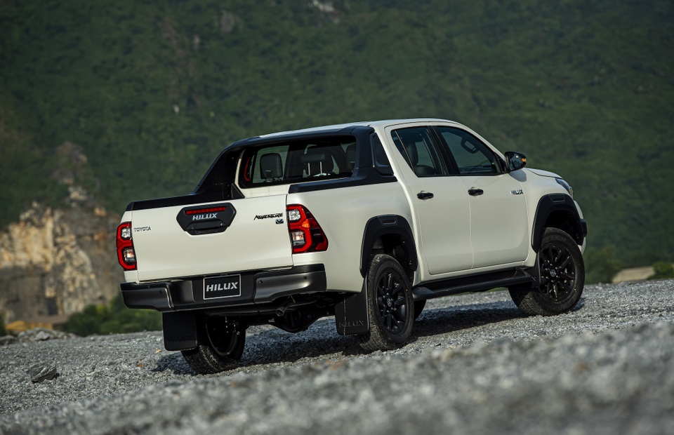 Toyota Hilux 2020 giá từ 628 triệu, thêm công nghệ để cạnh tranh Ranger - 3 Toyota Hilux 2020 giá từ 628 triệu, thêm công nghệ để cạnh tranh Ranger - 3