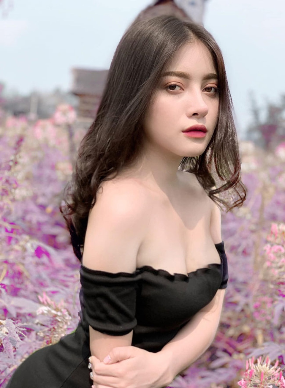 Cô gái nổi tiếng vì mặc áo dài quá đẹp, ảnh đời thường còn bất ngờ hơn - 7 Cô gái nổi tiếng vì mặc áo dài quá đẹp, ảnh đời thường còn bất ngờ hơn - 7