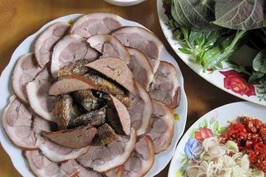 8 người nhập viện cấp cứu sau khi ăn thịt chó