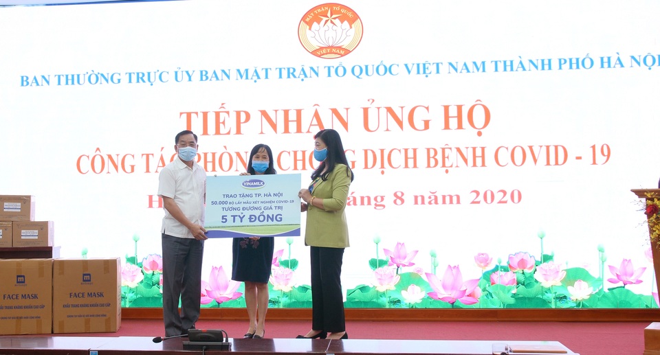 Chung tay chống dịch Covid-19, Vinamilk ủng hộ 8 tỷ đồng - 1 Chung tay chống dịch Covid-19, Vinamilk ủng hộ 8 tỷ đồng - 1