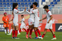 HLV Mai Đức Chung: "Tuyển nữ Việt Nam sẽ đá hết mình trước Nhật Bản"