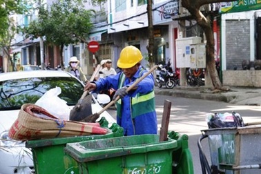 Gần 4.000 công nhân vệ sinh môi trường bị nợ 5 tháng lương