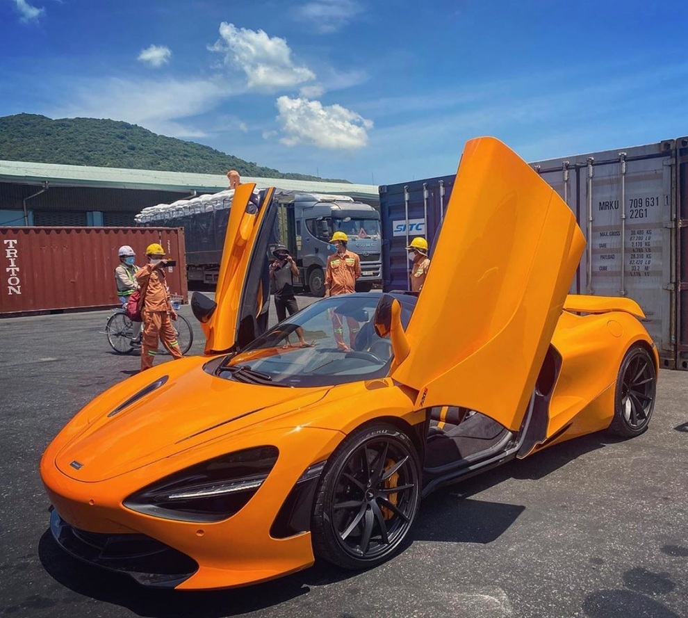 Áp thuế hơn 200%, Việt Nam vẫn là thị trường béo bở cho xe siêu sang - 2 Áp thuế hơn 200%, Việt Nam vẫn là thị trường béo bở cho xe siêu sang - 2