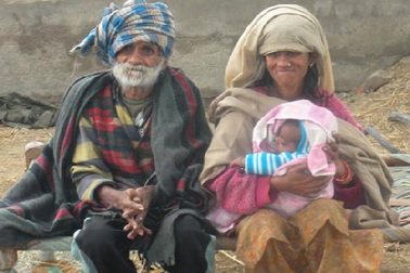 Cụ ông Ấn Độ sinh con ở tuổi... 96