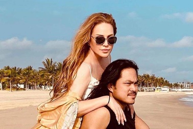 Danh ca Thanh Hà hủy hôn với tình trẻ kém 12 tuổi sau hơn 10 năm bên nhau