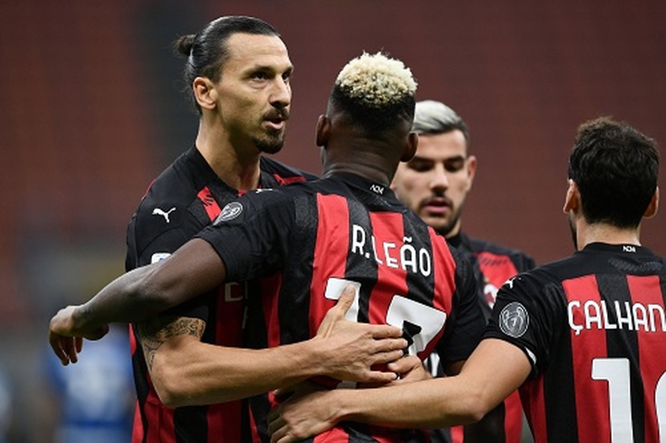 Ibra giúp AC Milan hạ gục Inter, Juventus gây thất vọng ngày vắng C.Ronaldo - 1 Ibra giúp AC Milan hạ gục Inter, Juventus gây thất vọng ngày vắng C.Ronaldo - 1