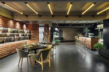 Quán cà phê "đa zi năng" thiết kế đẹp lạ, bày nhiều tác phẩm nghệ thuật