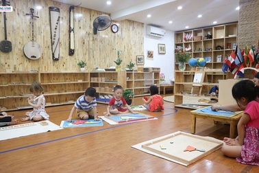 Giáo dục Montessori: Để trẻ tự dẫn đường