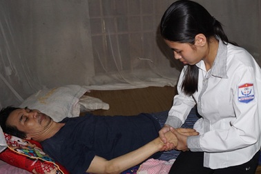 Gập ghềnh đường đến giảng đường của nữ sinh nghèo đậu Học viện Tòa án