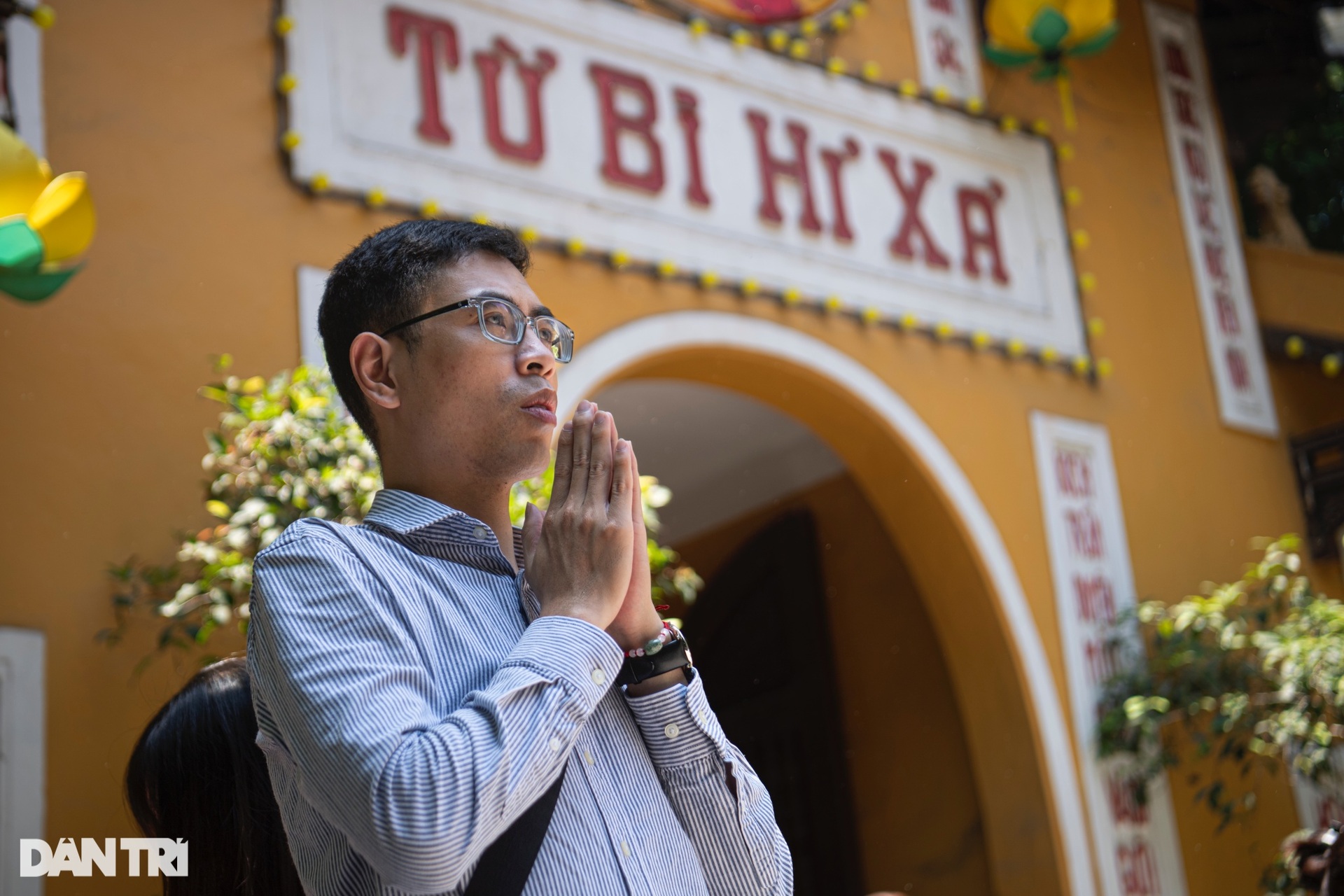 Phủ Tây Hồ vắng vẻ ngày Rằm tháng Bảy - 13 Phủ Tây Hồ vắng vẻ ngày Rằm tháng Bảy - 13