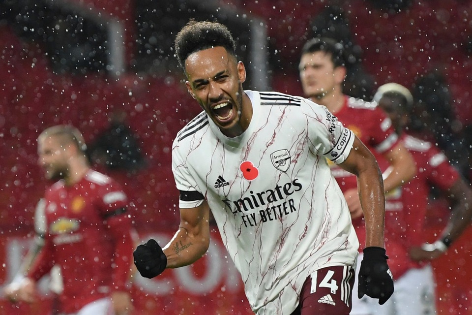 Những khoảnh khắc Arsenal hạ gục Man Utd tại Old Trafford - 17 Những khoảnh khắc Arsenal hạ gục Man Utd tại Old Trafford - 17
