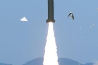 Hàn Quốc phóng thành công tên lửa tầm bắn 800km