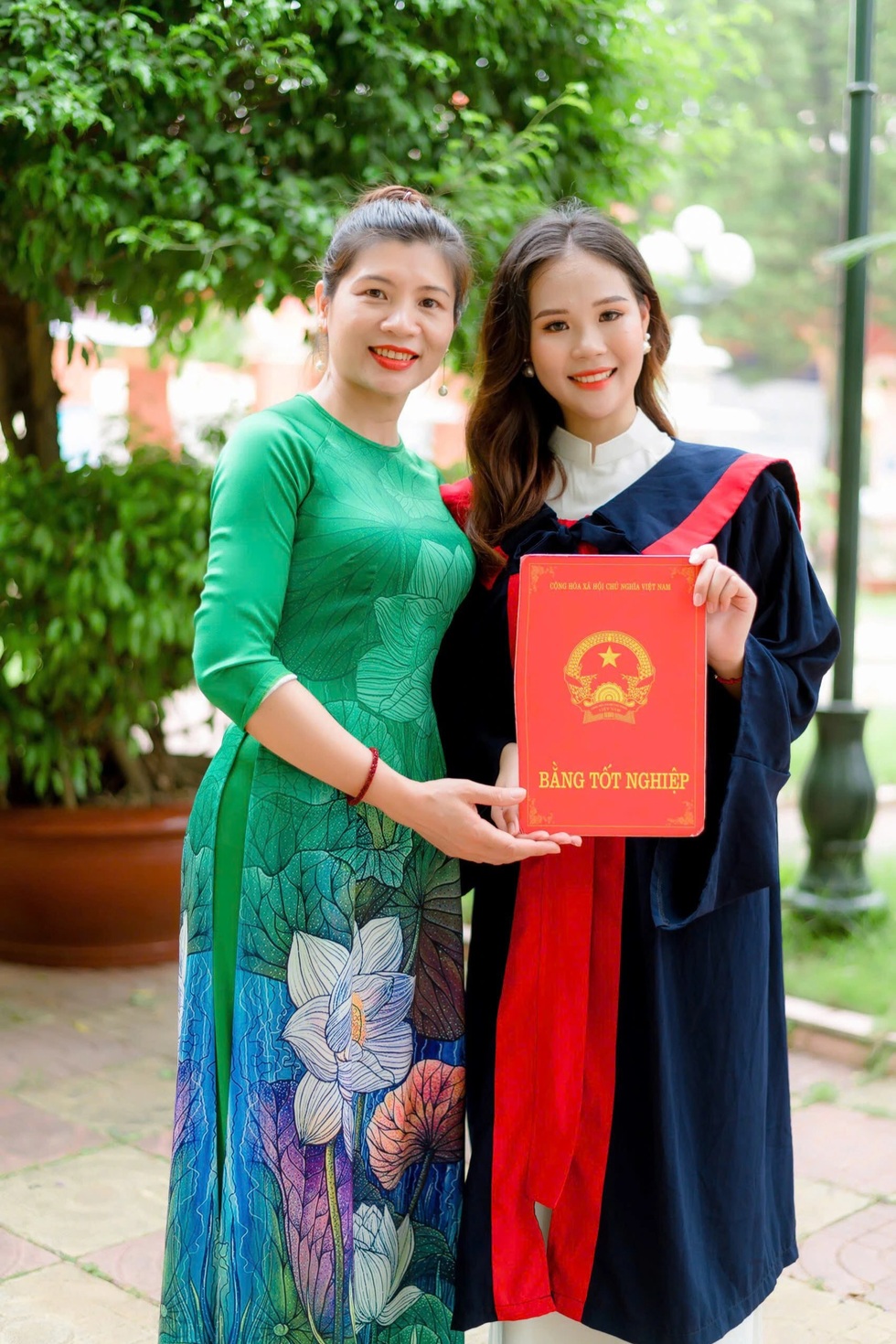 Cô gái xinh đẹp đổi đời nhờ được người lạ nhận nuôi sau một cuộc điện thoại - 6 Cô gái xinh đẹp đổi đời nhờ được người lạ nhận nuôi sau một cuộc điện thoại - 6