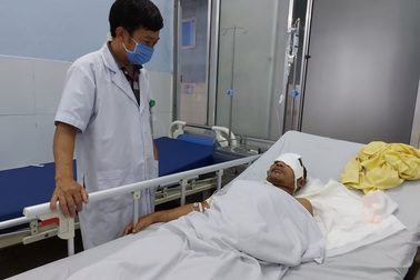 Sau vụ gấu tấn công người, yêu cầu bảo vệ và phòng tránh thú dữ